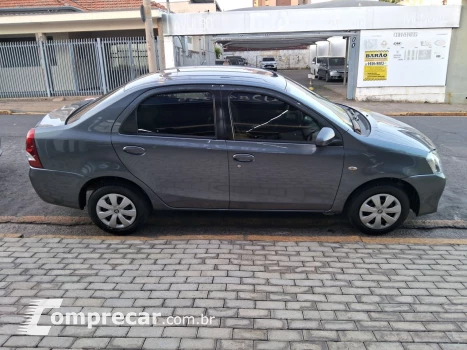 Etios Sedan 1.5 16V 4P FLEX XS