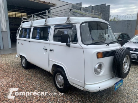 Volkswagen Kombi 1.4 FLEX STD 9 LUGARES 3 portas