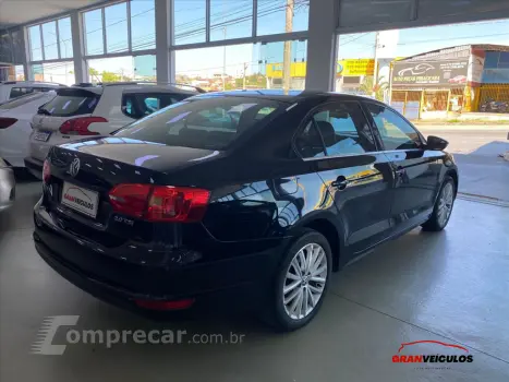 JETTA 2.0 TSI HIGHLINE 200CV GASOLINA 4P TIPTRONIC