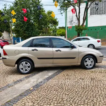 Focus Sedan 2.0 16V/2.0 16V Flex 4p