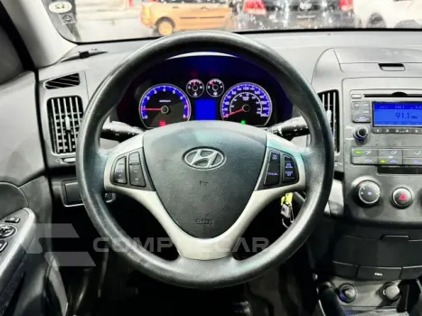 I30 - 2.0 MPFI GLS 16V 4P MANUAL