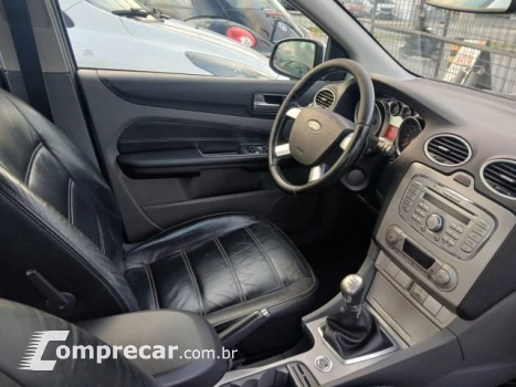 FOCUS SEDAN - 2.0 GLX SEDAN 16V 4P MANUAL