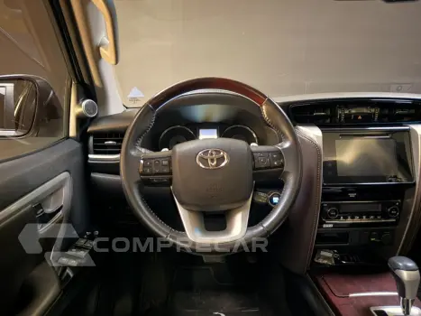 HILUX SW4 2.7 SRV 7 LUGARES 4X2 16V FLEX 4P AUTOMÁTICO