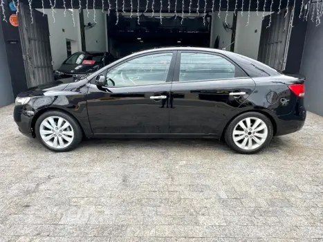 CERATO 1.6 E.213 Sedan 16V