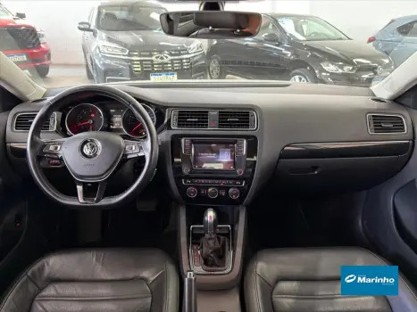 JETTA 2.0 TSI HIGHLINE 211CV GASOLINA 4P TIPTRONIC