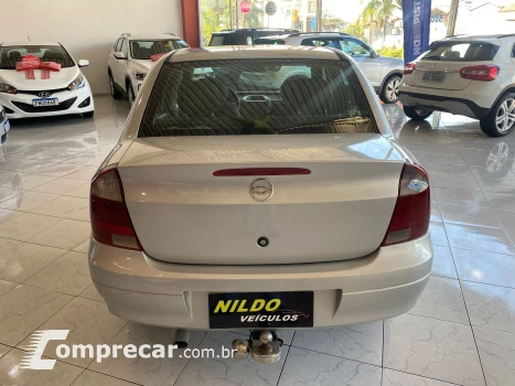 CORSA 1.8 MPFI Maxx Sedan 8V