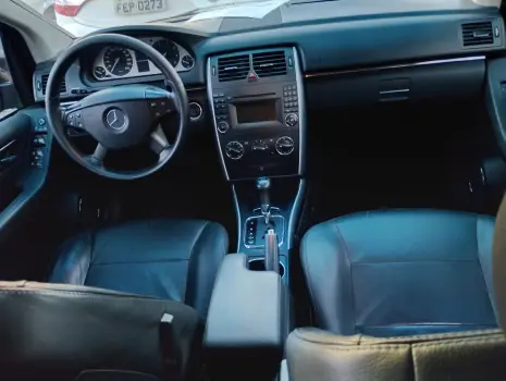 B 180 1.7 4P AUTOMÁTICO