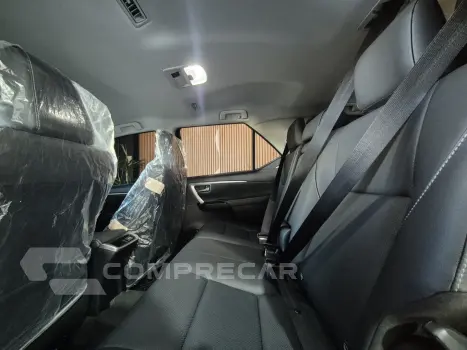 HILUX SW4 2.8 D-4D TURBO DIESEL SRX PLATINUM 7L 4X4 AUTOMÁTI