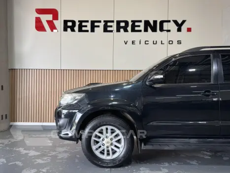 HILUX SW4 3.0 SRV 4X4 7 LUGARES 16V TURBO INTERCOOLER DIESEL