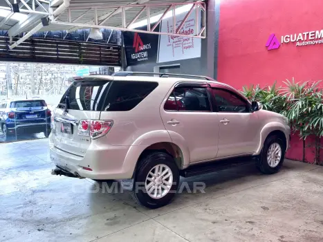 HILUX SW4 3.0 SRV 4X4 7 LUGARES 16V TURBO INTERCOOLER DIESEL
