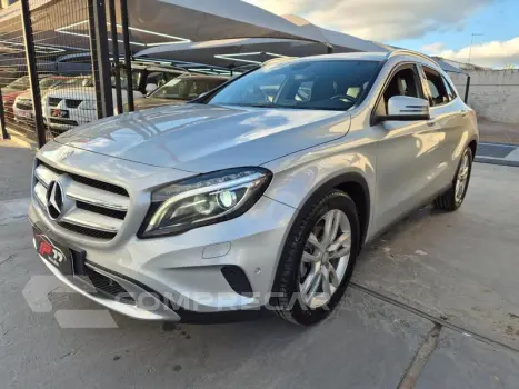 Mercedes-Benz GLA200 4 portas