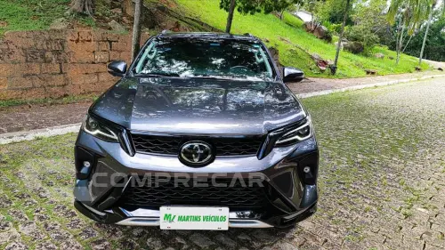 HILUX SW4 2.8 D-4D TURBO DIESEL SRX 4X4 AUTOMÁTICO