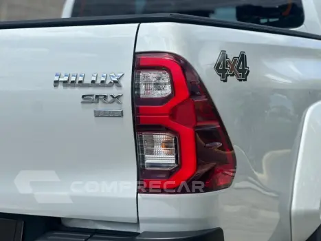HILUX 2.8 D-4D TURBO DIESEL CD SRX PLUS 4X4 AUTOMÁTICO