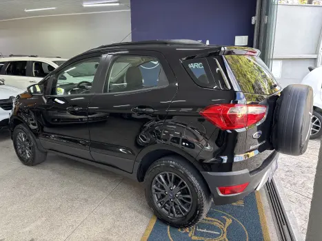 FORD EcoSport SE 1.6 16V Flex 5p Mec. 4 portas