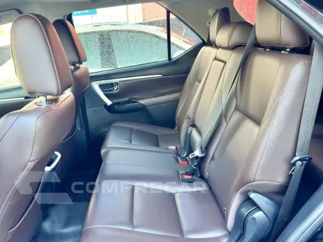 HILUX SW4 2.8 SRX 4X4 7 LUGARES 16V TURBO INTERCOOLER DIESEL