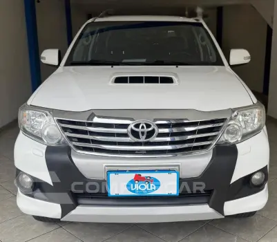 Hilux SW4 SRV D4-D 4x4 3.0 TDI Dies. Aut