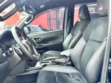 HILUX SW4 2.8 D-4D TURBO DIESEL GR-S 7L 4X4 AUTOMÁTICO