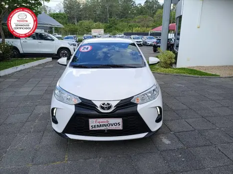 Toyota YARIS 1.5 16V FLEX XL MULTIDRIVE 4 portas