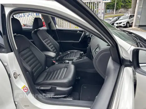 JETTA Highline 2.0 TSI 16V 4p Tiptronic