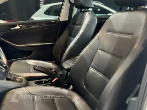 JETTA - 2.0 COMFORTLINE 4P TIPTRONIC