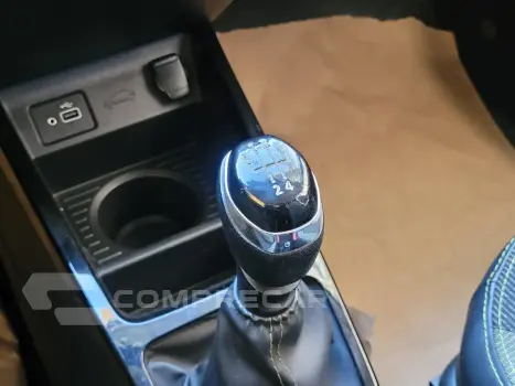 Kwid KWID OUTSIDER 1.0 Flex 12V 5p Mec.