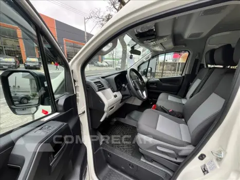 HIACE 2.8 D-4d Turbo Minibus 15+1 DX