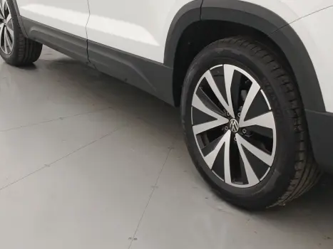 TAOS 1.4 250 TSI TOTAL FLEX HIGHLINE AUTOMÁTICO
