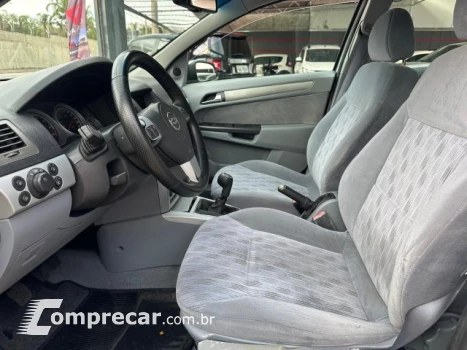 VECTRA SEDAN - 2.0 MPFI ELEGANCE 8V 4P MANUAL