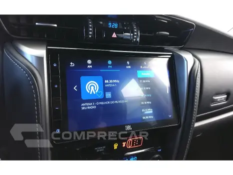 HILUX SW4 2.8 D-4D TURBO DIESEL SRX PLATINUM 7L 4X4 AUTOMÁTI