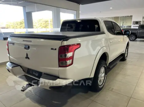 L200 TRITON 2.4 16V Turbo Sport GLS CD 4X4