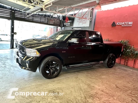 RAM CLASSIC 5.7 V8 GASOLINA LARAMIE CD 4X4 AUTOMÁTICO 4 portas