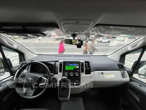 HIACE 2.8 D-4d Turbo Minibus 15+1 DX