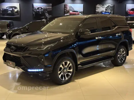 Toyota HILUX SW4 2.8 D-4d Turbo SRX Platinum 7L 4X4 4 portas