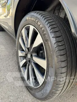 Kicks 1.6 SV