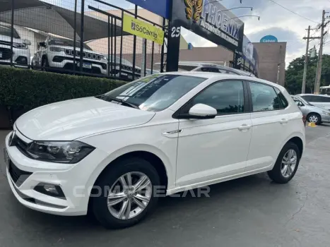 Volkswagen POLO 1.0 200 TSI Comfortline 4 portas