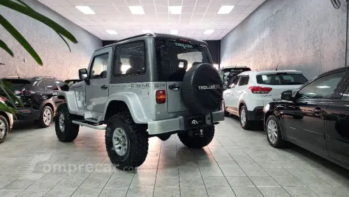 T-4 4x4 3.0 TB Int. Cap. Rígida Diesel