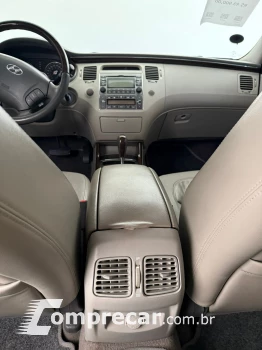 AZERA 3.3 MPFI GLS Sedan V6 24V