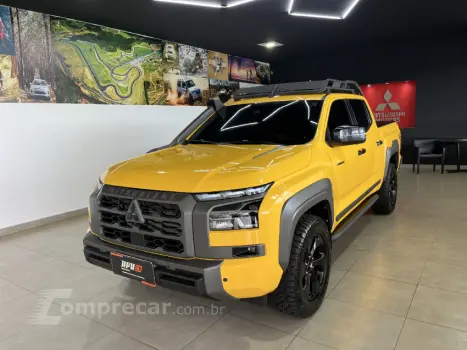 Mitsubishi TRITON 2.4 Biturbo CD Savana 4X4 4 portas