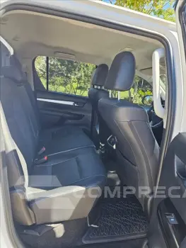 HILUX 2.8 D-4D TURBO DIESEL CD SRX PLUS 4X4 AUTOM