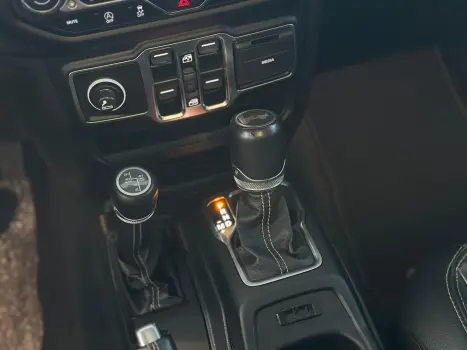 WRANGLER 2.0 TURBO GASOLINA UNLIMITED OVERLAND 4P 4X4 AT8