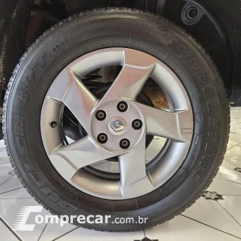 DUSTER 20 D 4X2