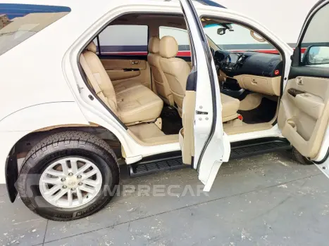 Hilux SW4 SRV D4-D 4x4 3.0 TDI Dies. Aut