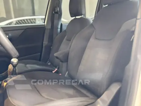 RENEGADE - 1.8 16V SPORT 4P MANUAL