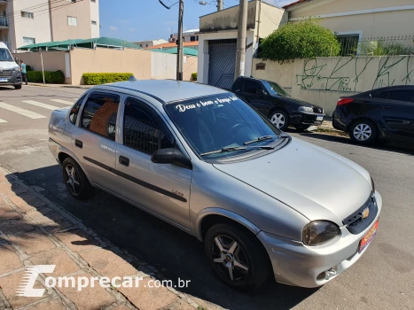 CHEVROLET CORSA 1.0 MPFI Classic Sedan Life 8V 4 portas
