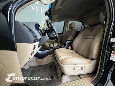 Hilux SW4 3.0 TDI 4x4 SRV 5L