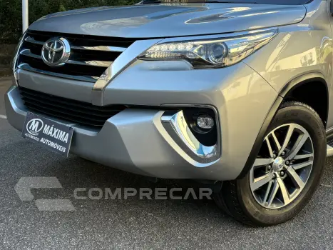 HILUX SW4 2.8 D-4d Turbo SRX 7L 4X4