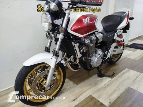 CB 1300