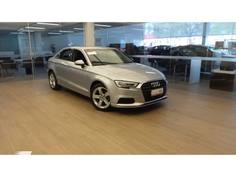 Audi A3 1.4 TFSI FLEX SEDAN PRESTIGE PLUS TIPTRONIC 4 portas