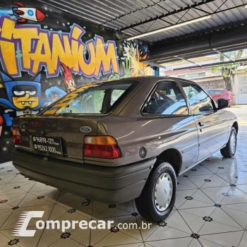 ESCORT 1.8I GL
