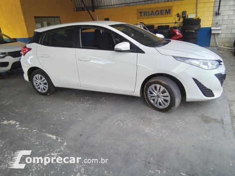 Toyota YARIS 1.3 16V XL Live 4 portas